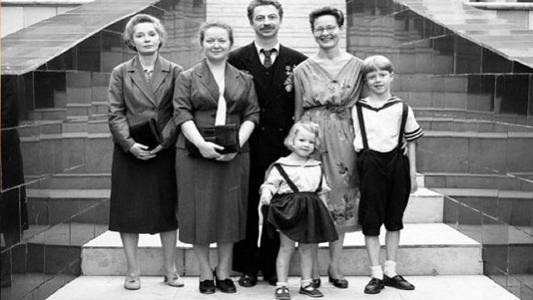 ДАУ. Теория струн