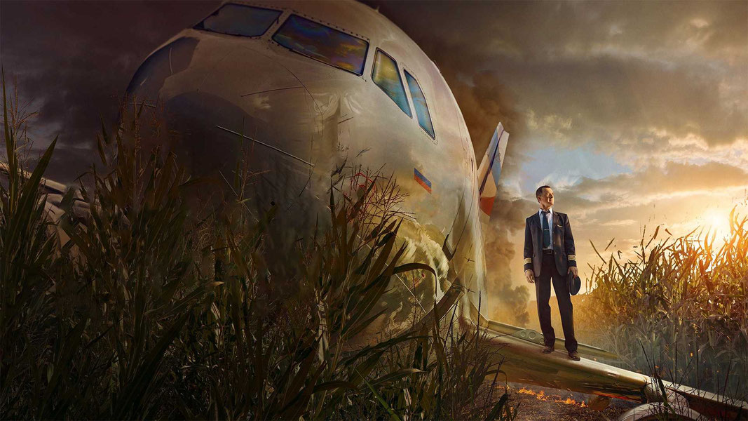 На солнце, вдоль рядов кукурузы