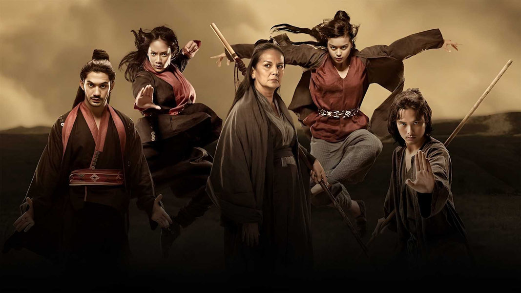 Воин с золотым шестом