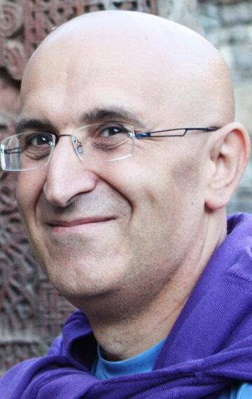 Арам Мовсесян