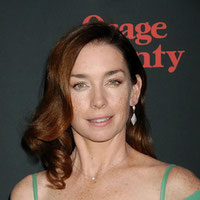 Джулианна Николсон