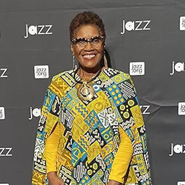 Эстер Брукс