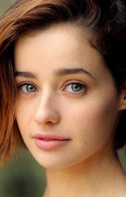 Holly Earl