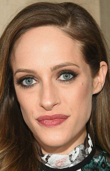 Carly Chaikin