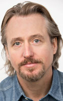 Linus Roache