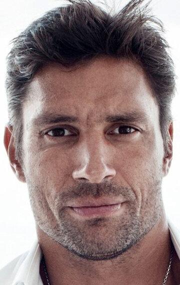 Manu Bennett