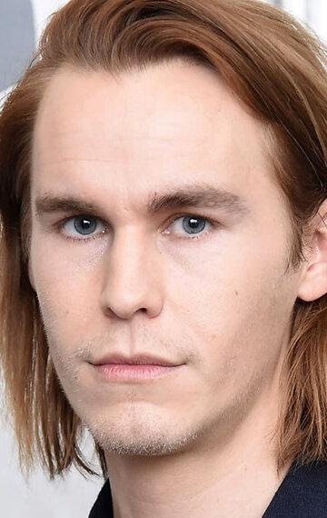 Rhys Wakefield