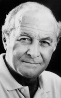 Robert Loggia