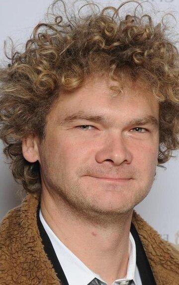Simon Farnaby