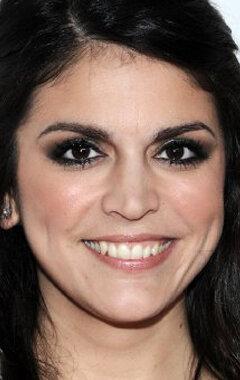 Cecily Strong