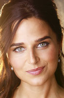 Стефани Нур