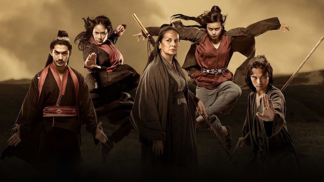 Воин с золотым шестом