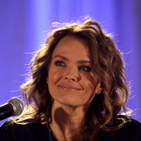 Dina Meyer
