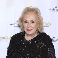 Doris Roberts