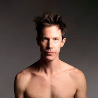 Джонатан Янг