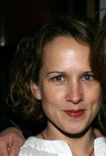 Jennifer Dundas