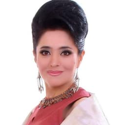 Лола Элтоева